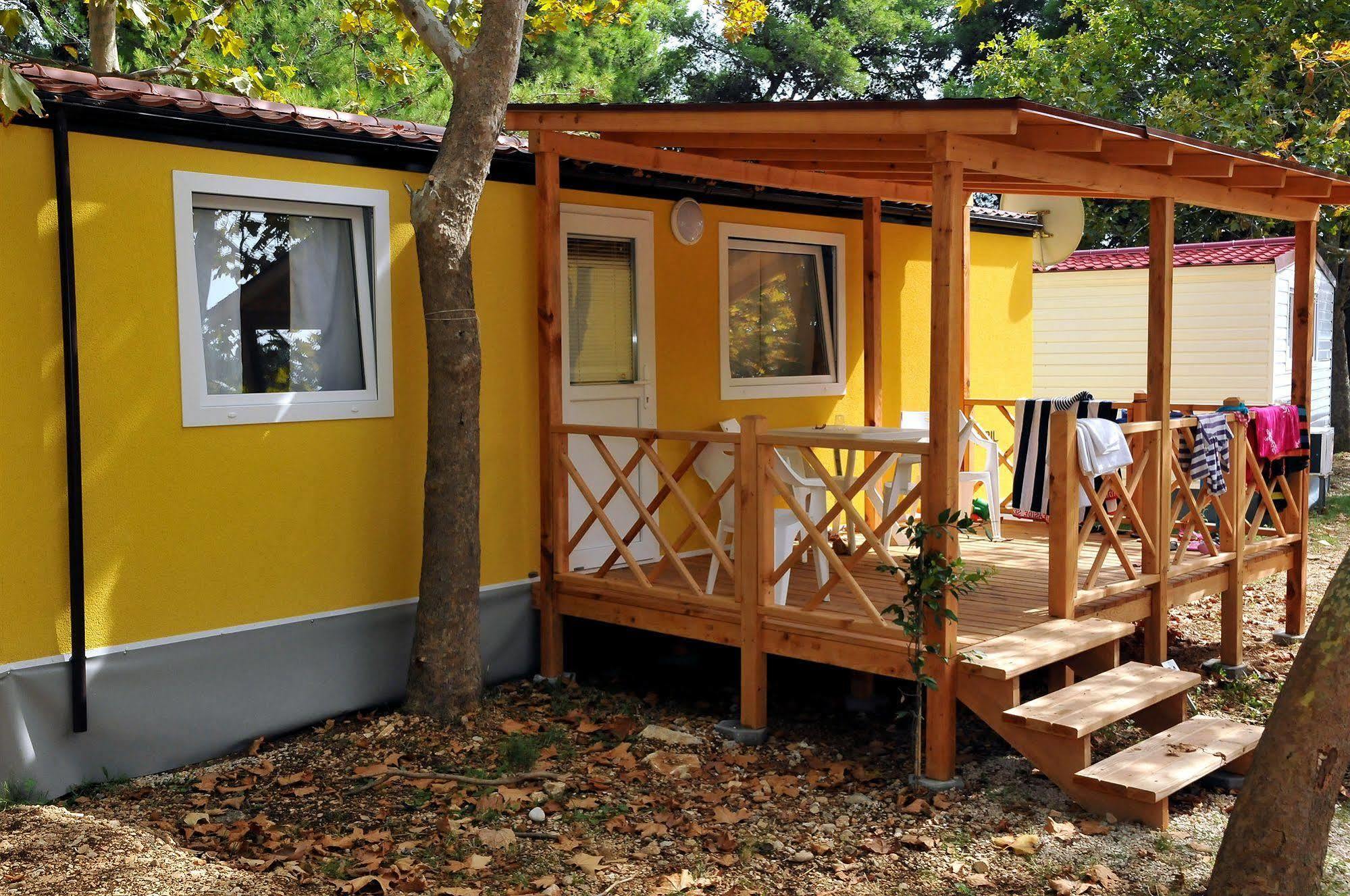 Camp Perna Hotel Kuciste Ngoại thất bức ảnh